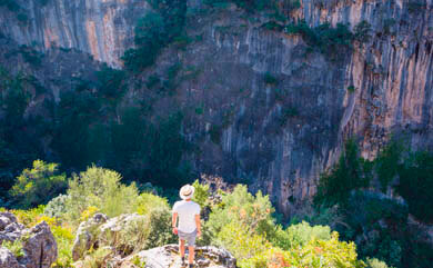 Walking along Garganta Verde path