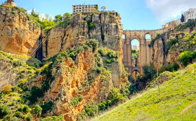 ronda gorge's hiking path