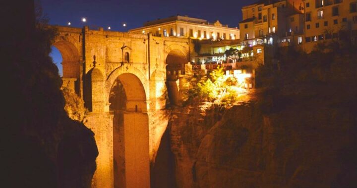 Guided night walk in Ronda, Spain